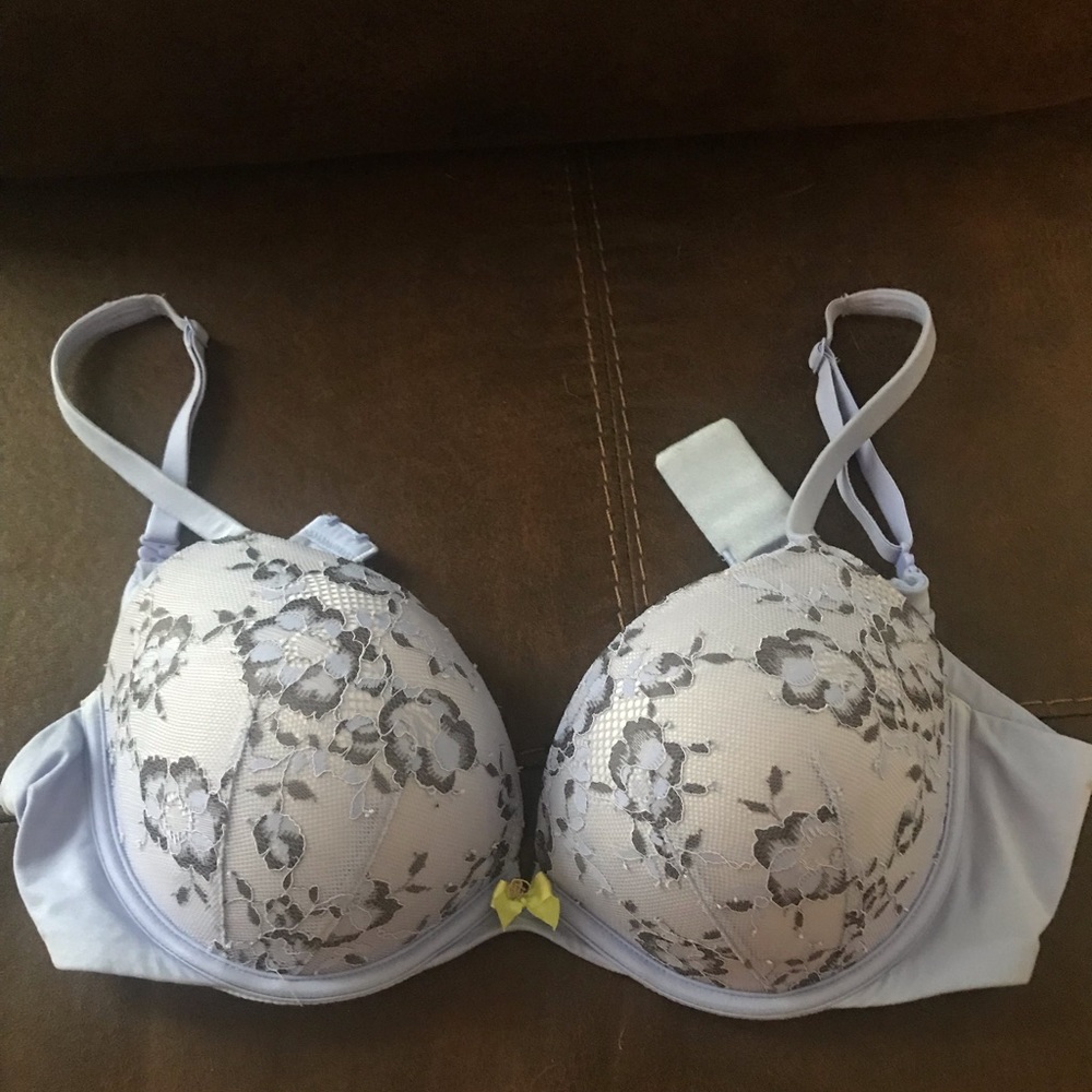 Victoria’s Secret 38C Body by Victoria Push-up Bra